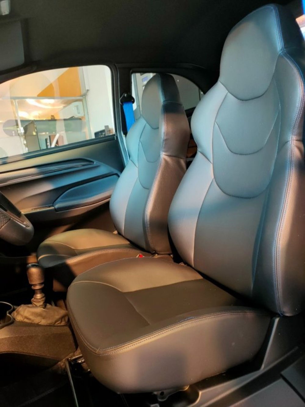 Aixam Coupé nuova a Firenze (14)