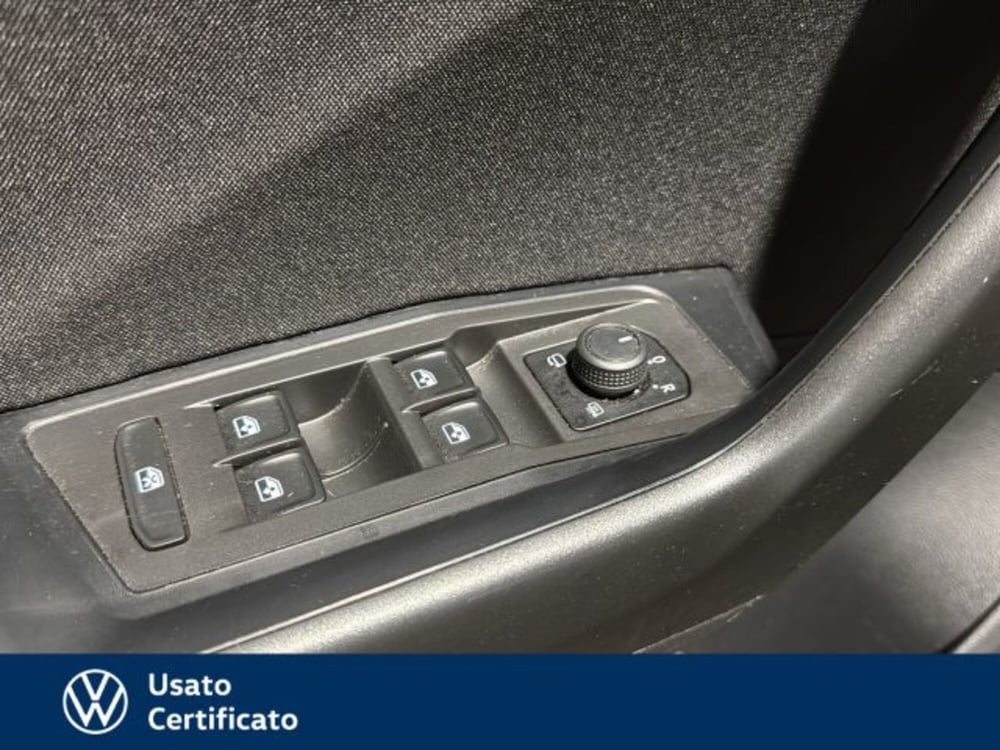 Volkswagen T-Roc usata a Vicenza (15)