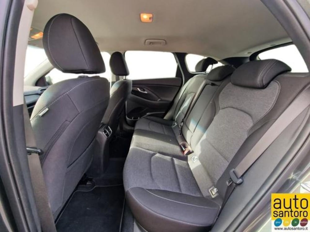 Hyundai i30 Station Wagon nuova a Salerno (12)