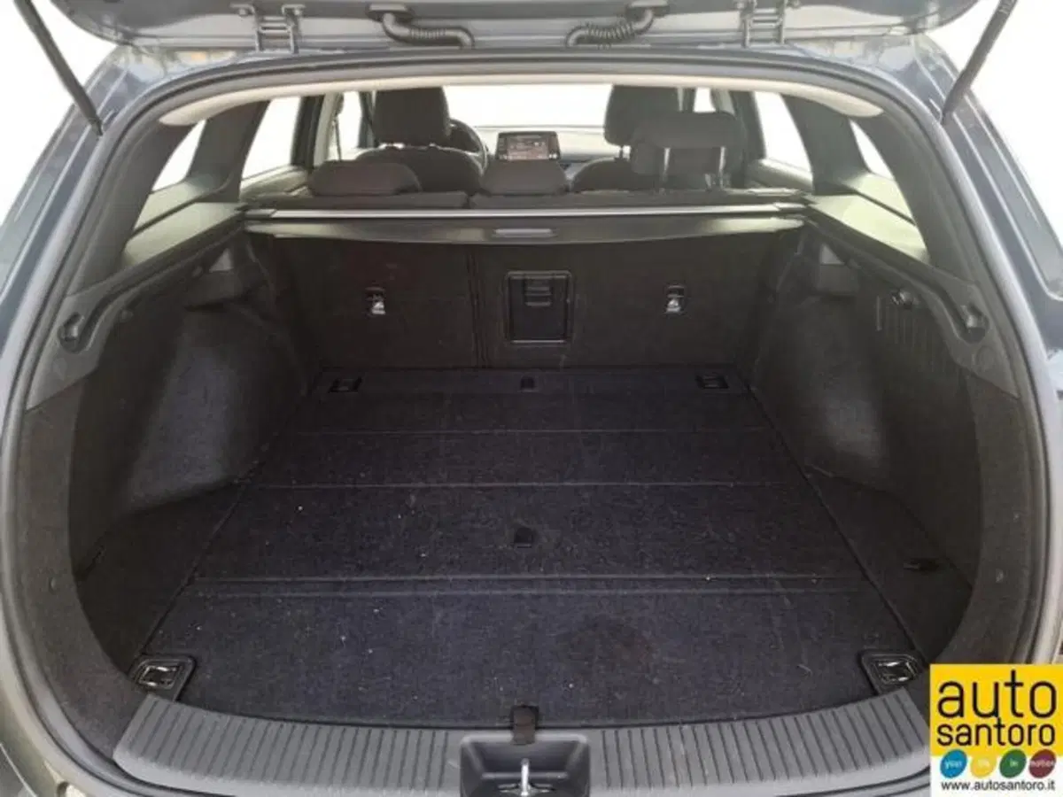 Hyundai i30 Station Wagon nuova a Salerno (6)