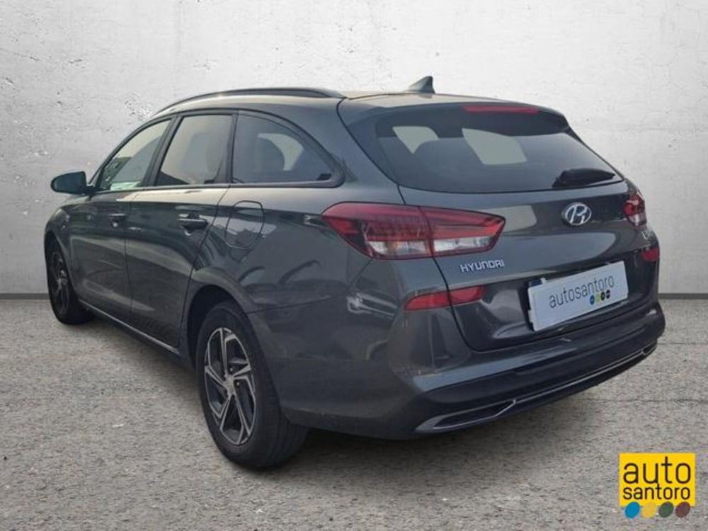 Hyundai i30 Station Wagon nuova a Salerno (4)