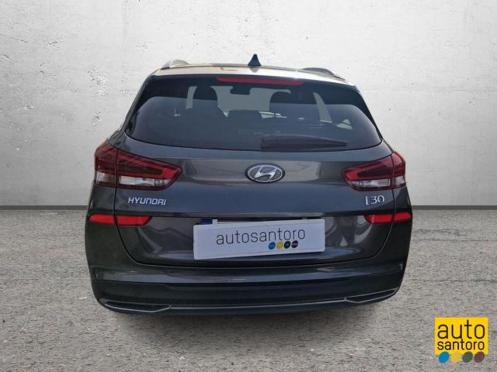 Hyundai i30 Station Wagon nuova a Salerno (6)