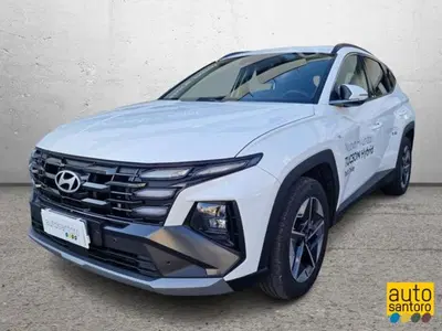 Hyundai Tucson 1.6 crdi 48V Business 2wd dct nuova a Salerno