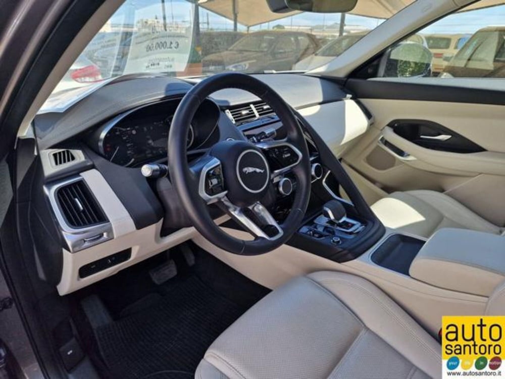 Jaguar E-Pace usata a Salerno (10)