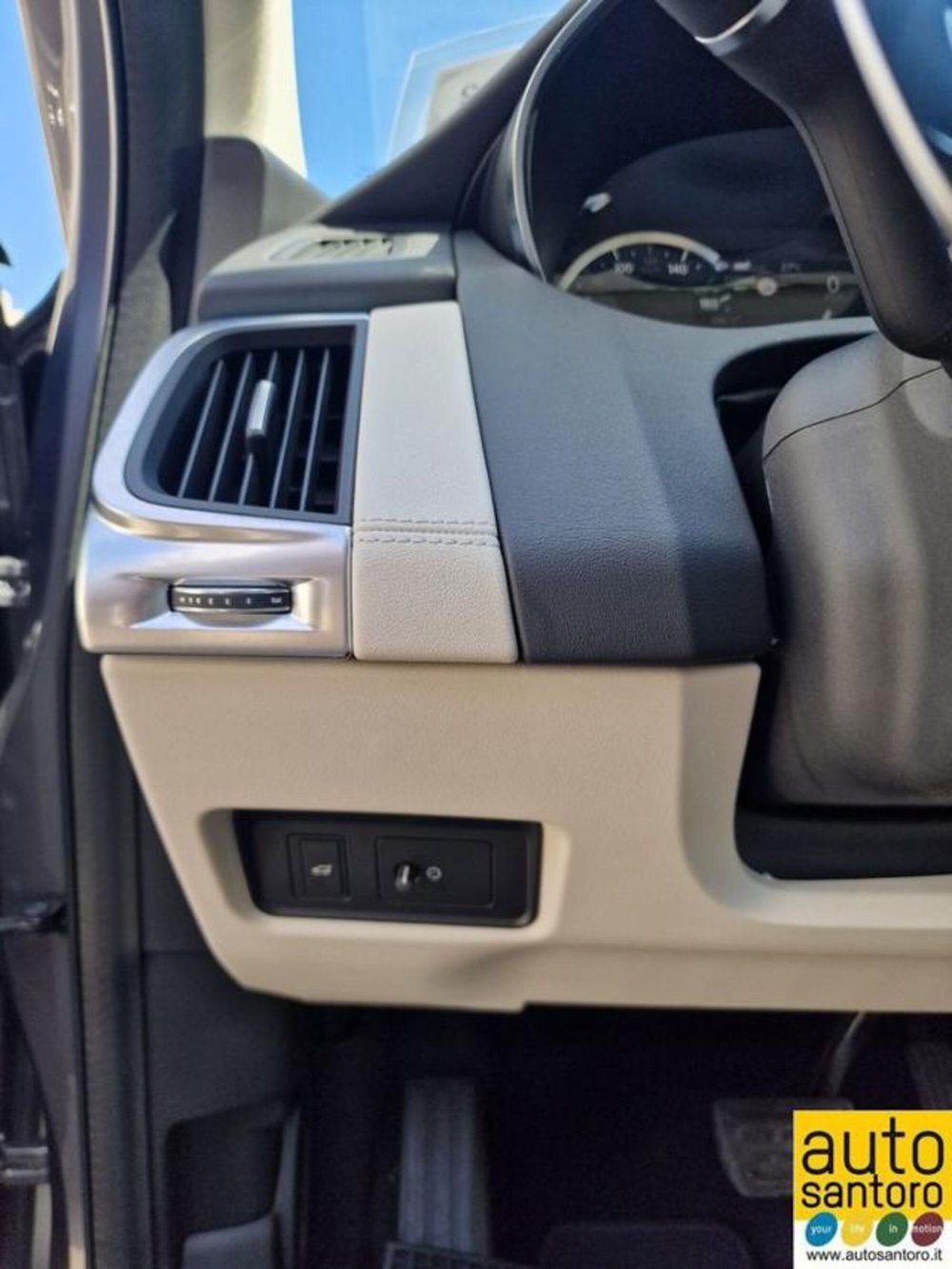 Jaguar E-Pace usata a Salerno (14)