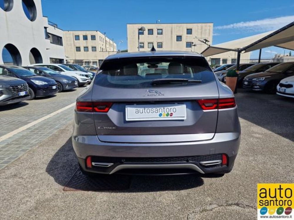 Jaguar E-Pace usata a Salerno (9)