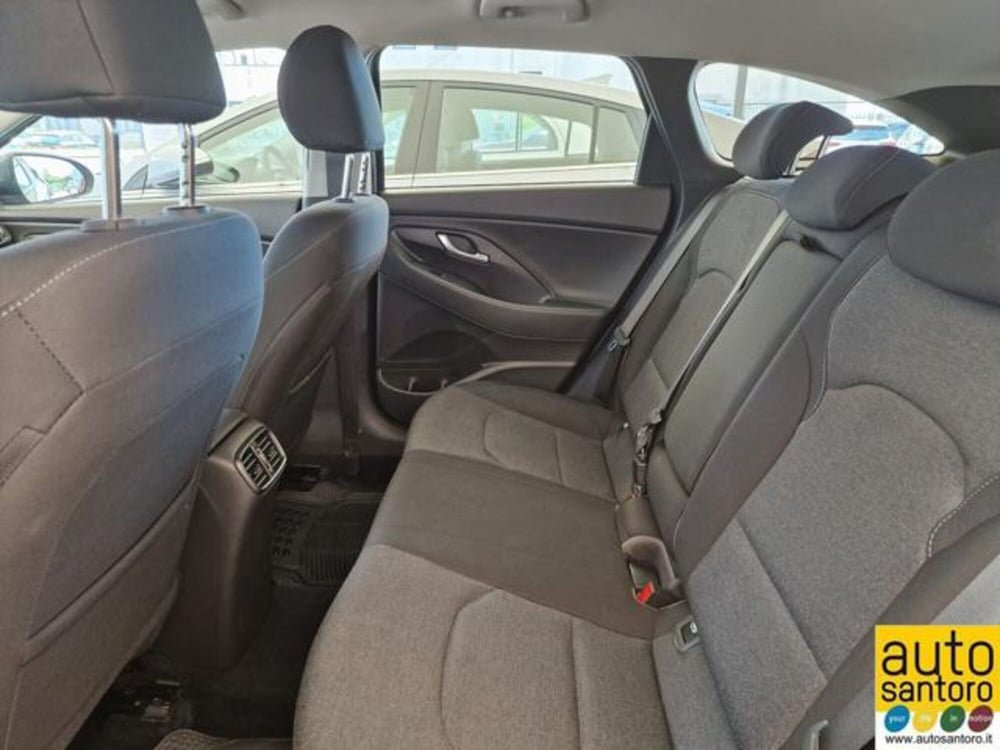 Hyundai i30 Station Wagon nuova a Salerno (13)