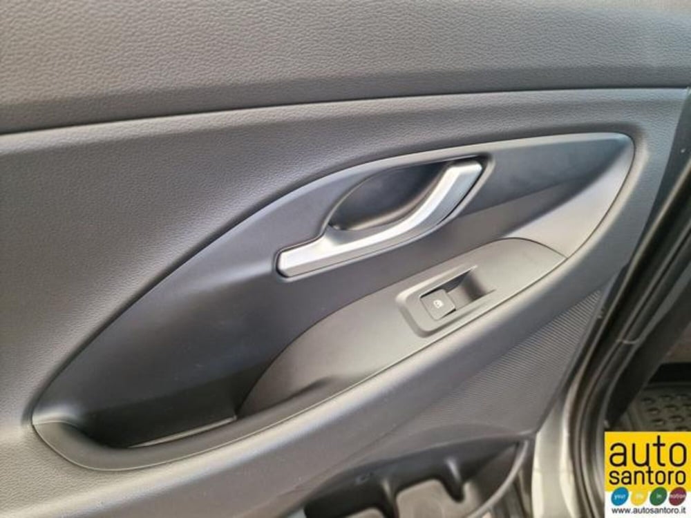 Hyundai i30 Station Wagon nuova a Salerno (14)