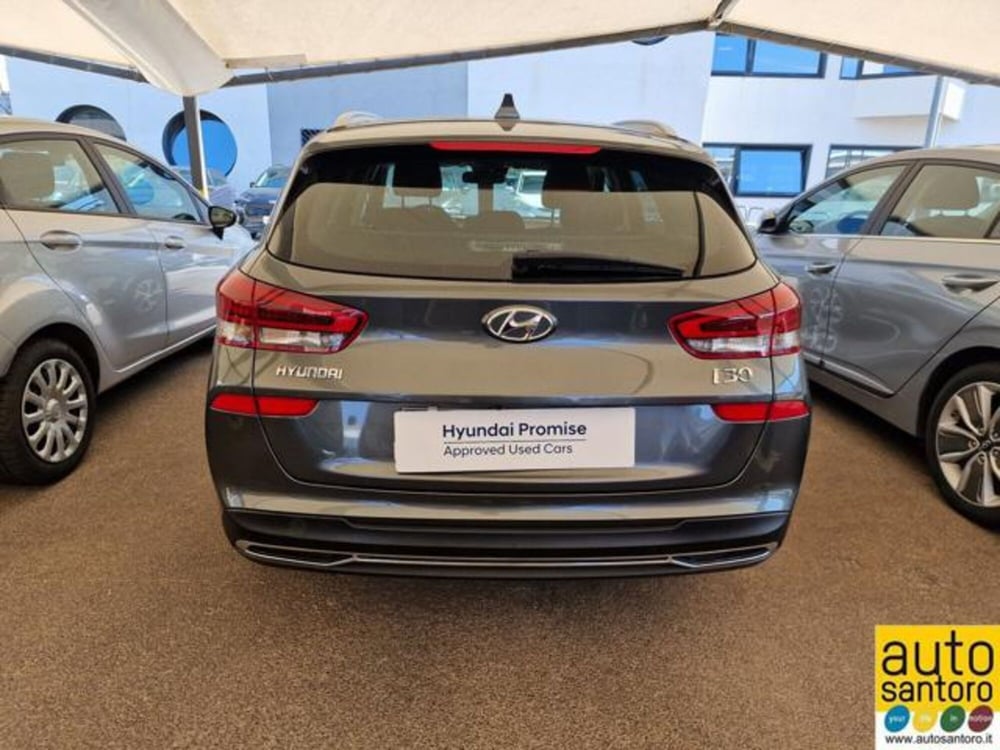 Hyundai i30 Station Wagon nuova a Salerno (6)