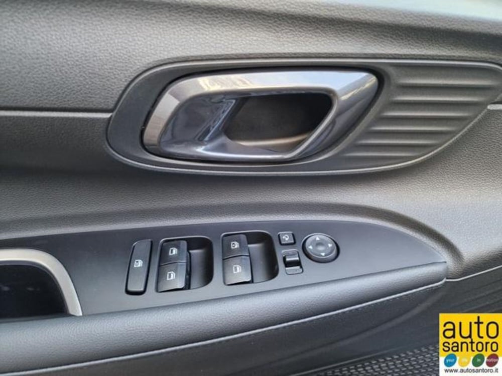 Hyundai Bayon nuova a Salerno (13)