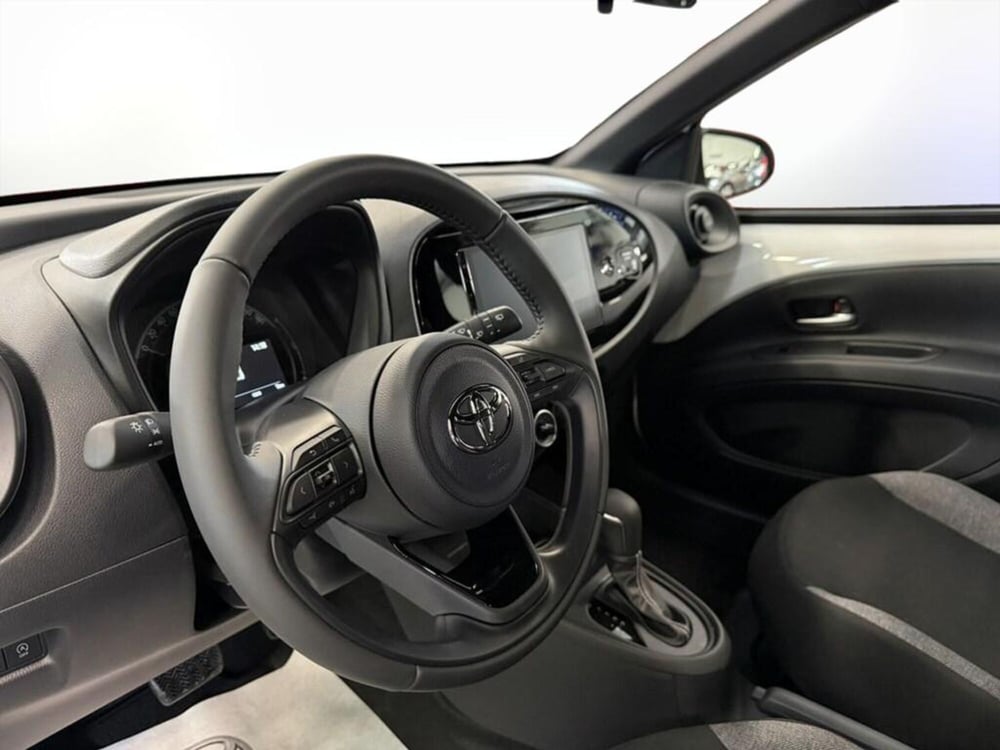 Toyota Aygo X nuova a Monza e Brianza (11)