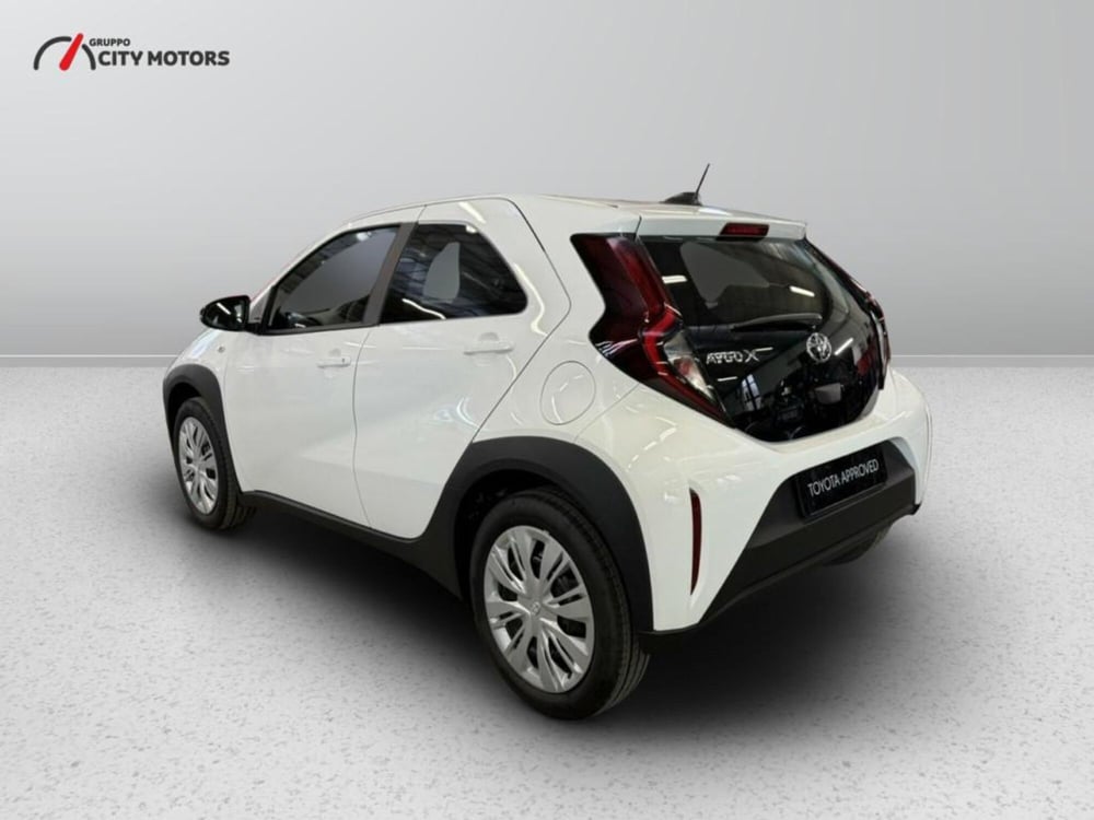 Toyota Aygo X nuova a Monza e Brianza (4)