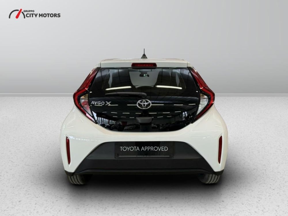 Toyota Aygo X nuova a Monza e Brianza (5)