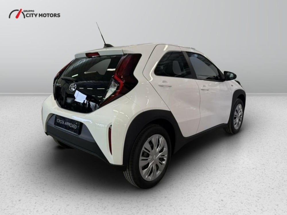 Toyota Aygo X nuova a Monza e Brianza (6)