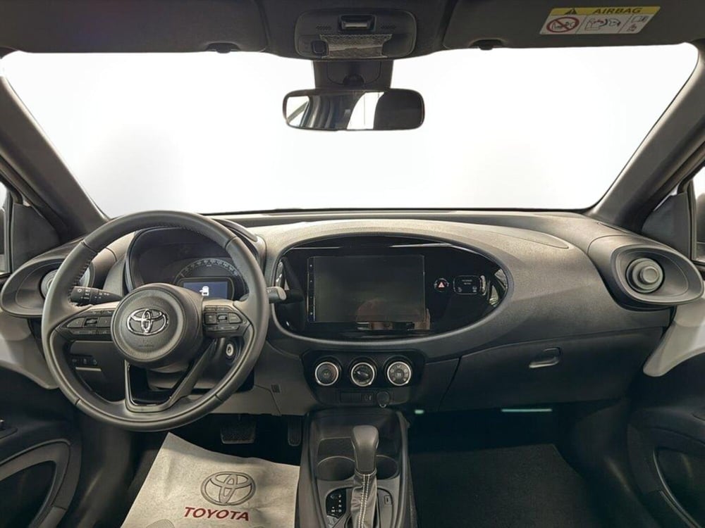 Toyota Aygo X nuova a Monza e Brianza (8)