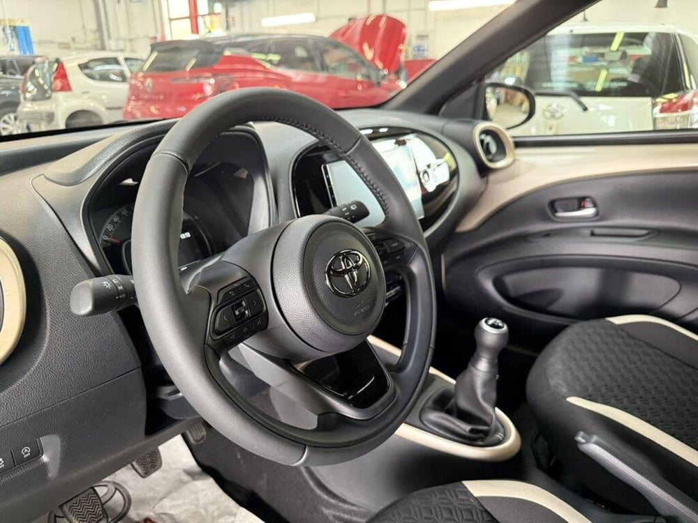 Toyota Aygo X nuova a Monza e Brianza (11)
