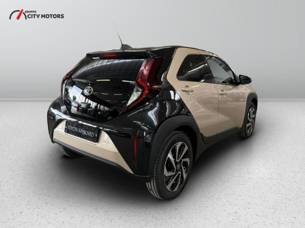 Toyota Aygo X nuova a Monza e Brianza (6)
