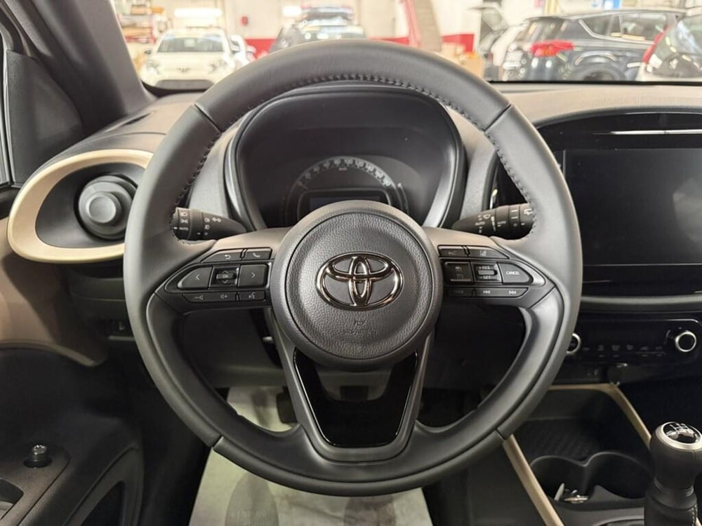 Toyota Aygo X nuova a Monza e Brianza (7)