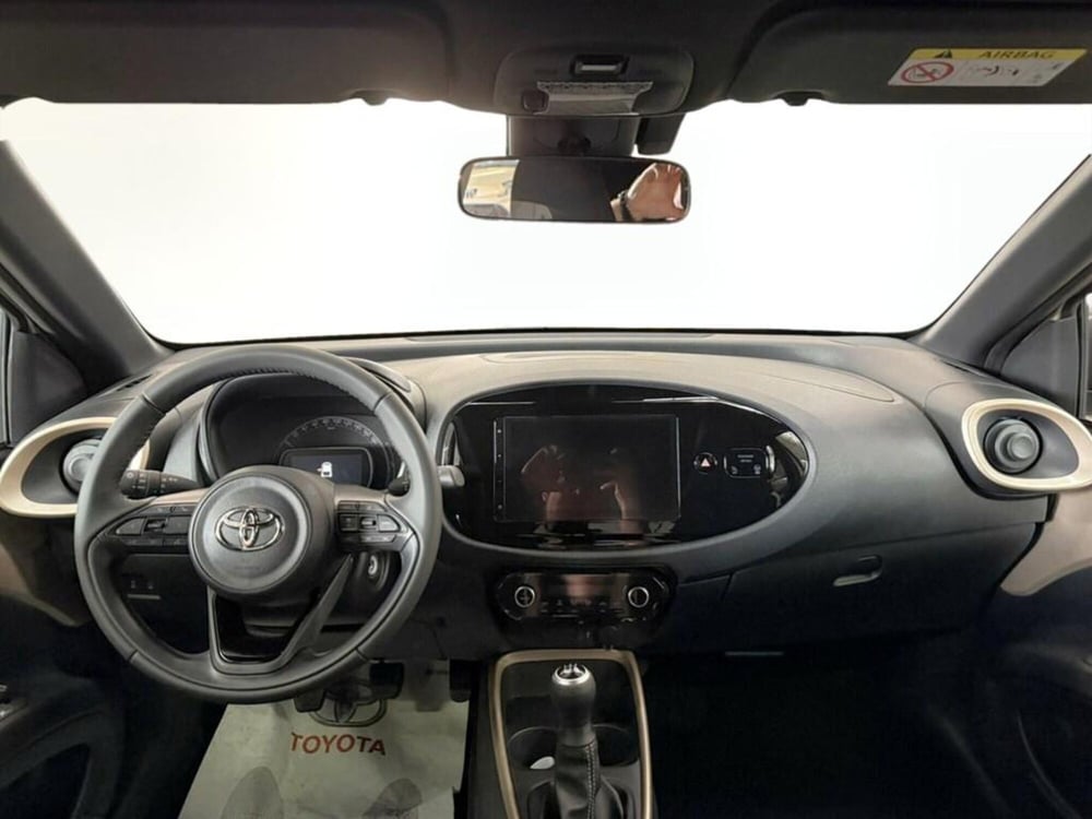 Toyota Aygo X nuova a Monza e Brianza (8)
