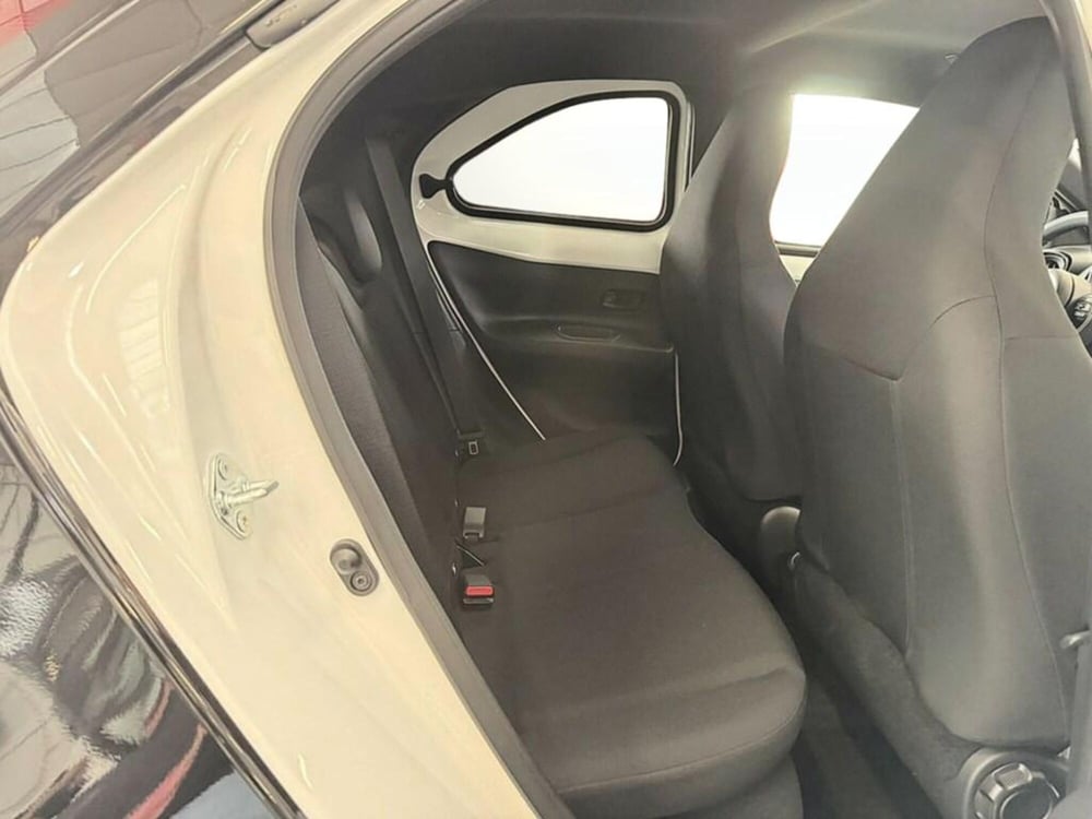 Toyota Aygo X nuova a Monza e Brianza (10)