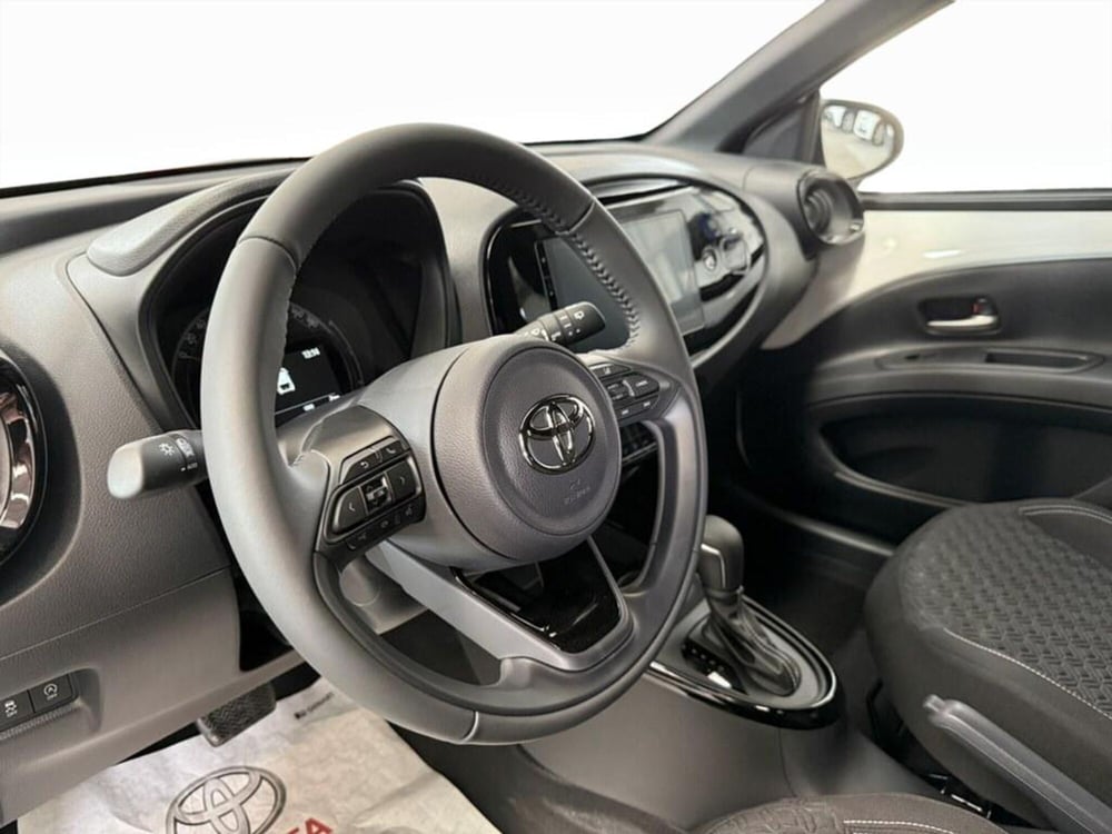 Toyota Aygo X nuova a Monza e Brianza (11)