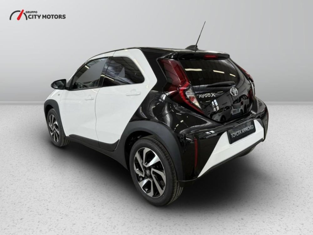 Toyota Aygo X nuova a Monza e Brianza (4)