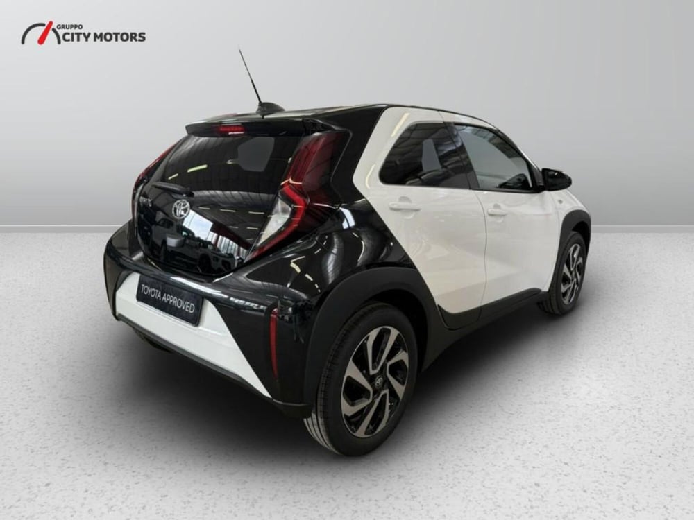 Toyota Aygo X nuova a Monza e Brianza (6)
