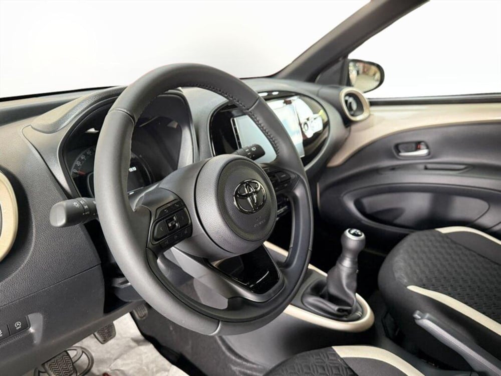 Toyota Aygo X nuova a Monza e Brianza (10)