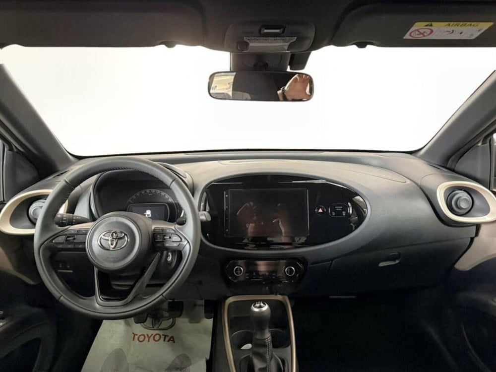 Toyota Aygo X nuova a Monza e Brianza (7)