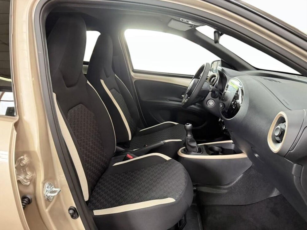 Toyota Aygo X nuova a Monza e Brianza (8)