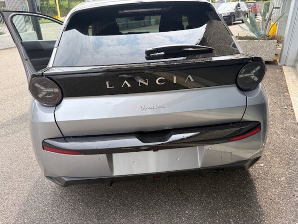 Lancia Ypsilon nuova a Varese (19)
