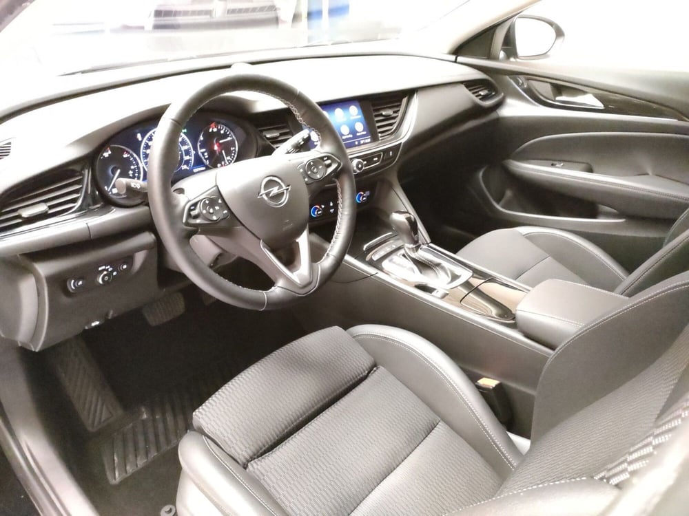 Opel Insignia Station Wagon usata a L'Aquila (11)