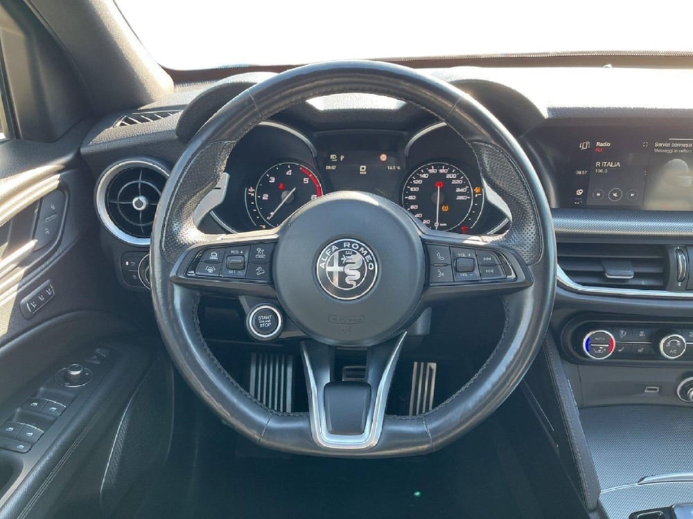 Alfa Romeo Stelvio usata a Torino (12)