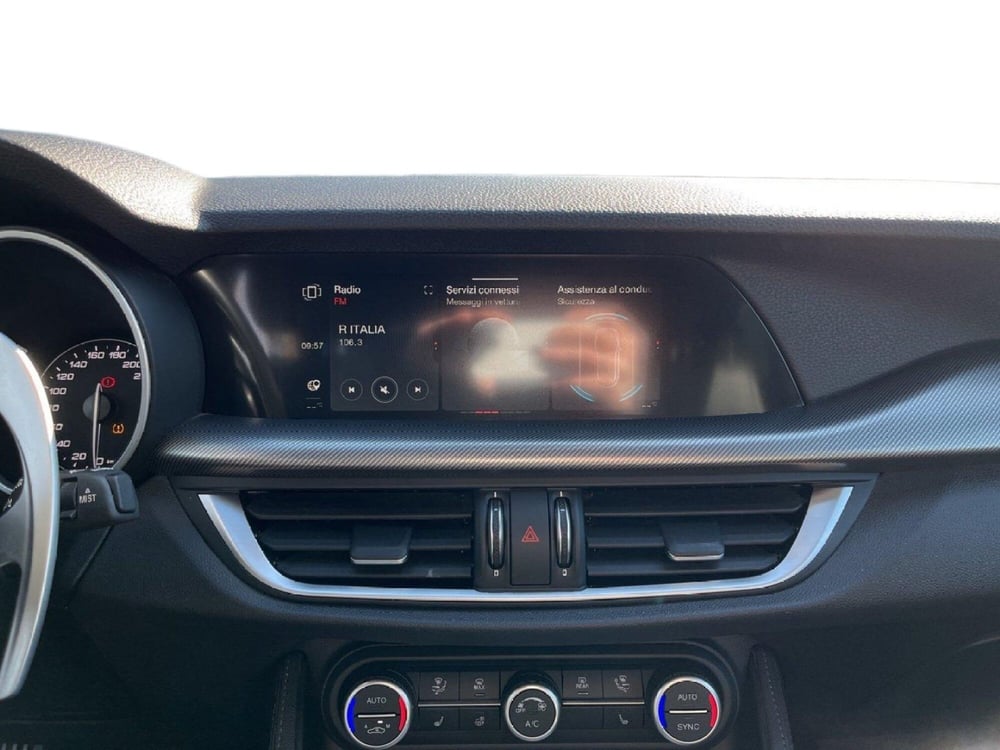 Alfa Romeo Stelvio usata a Torino (13)