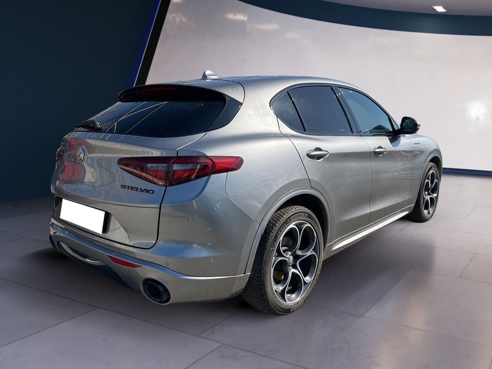 Alfa Romeo Stelvio usata a Torino (4)