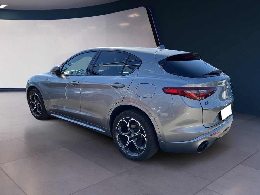 Alfa Romeo Stelvio usata a Torino (5)