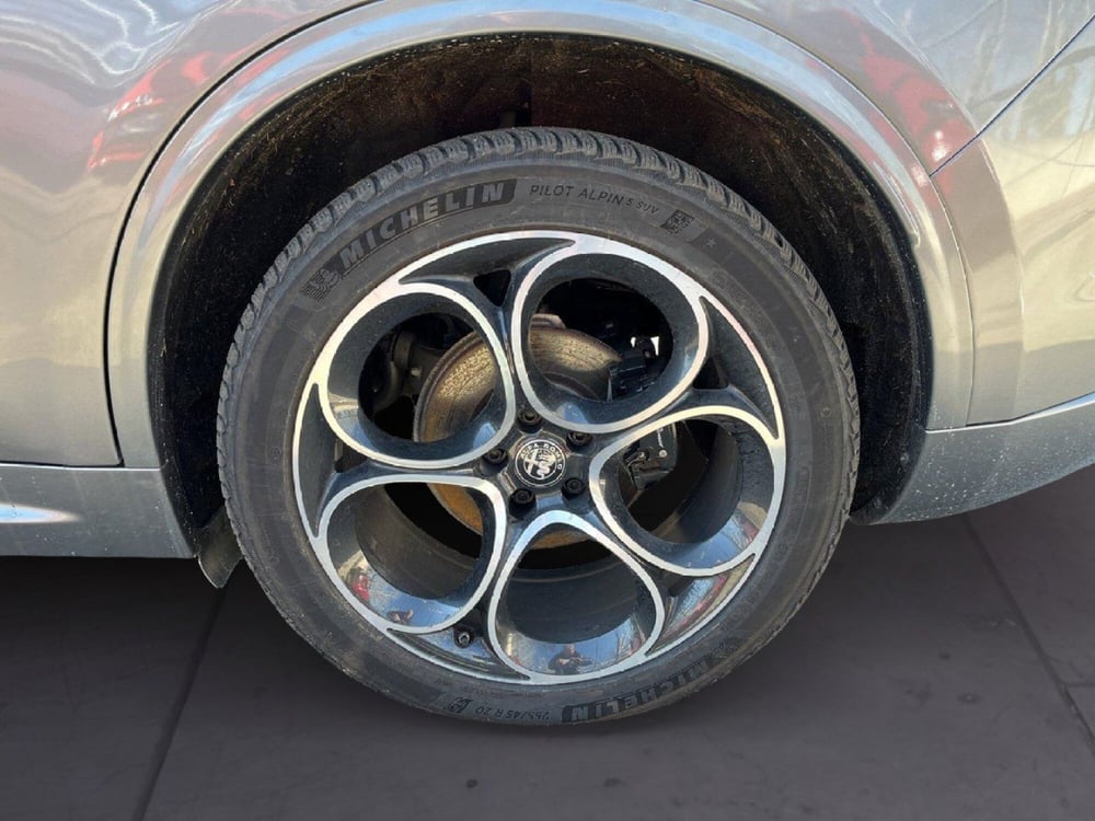 Alfa Romeo Stelvio usata a Torino (8)