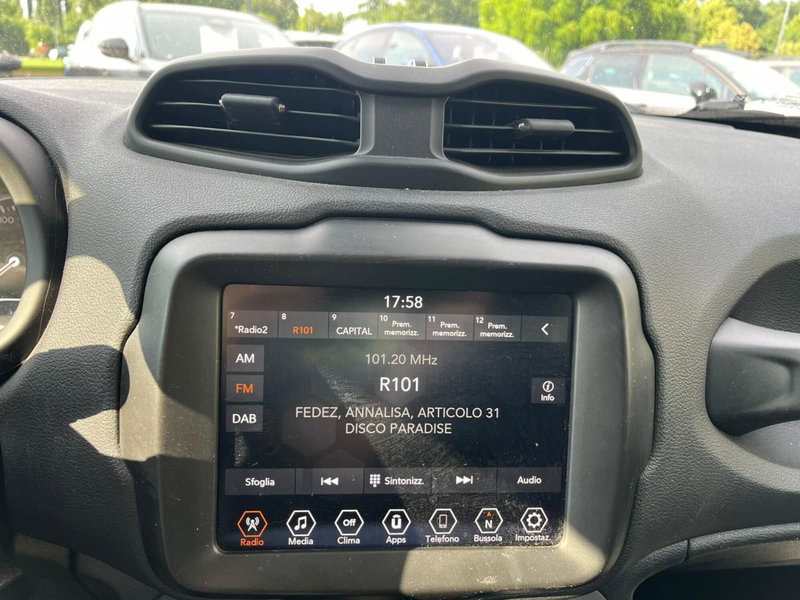 Jeep Renegade usata a Milano (16)