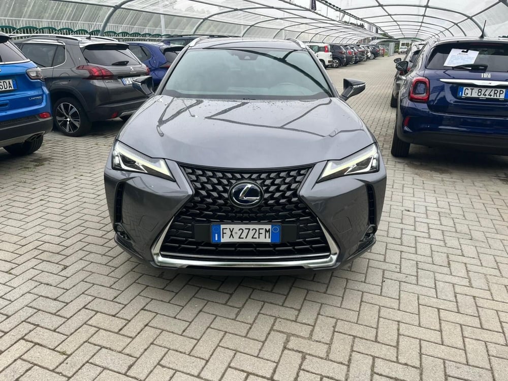 Lexus UX usata a Milano (2)