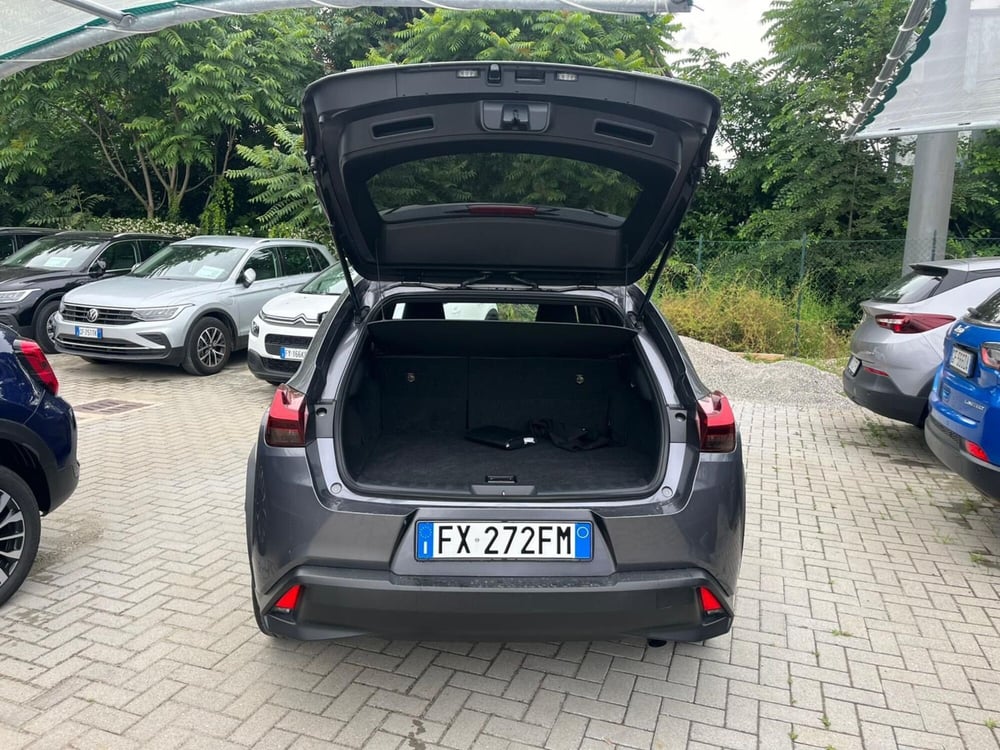 Lexus UX usata a Milano (9)