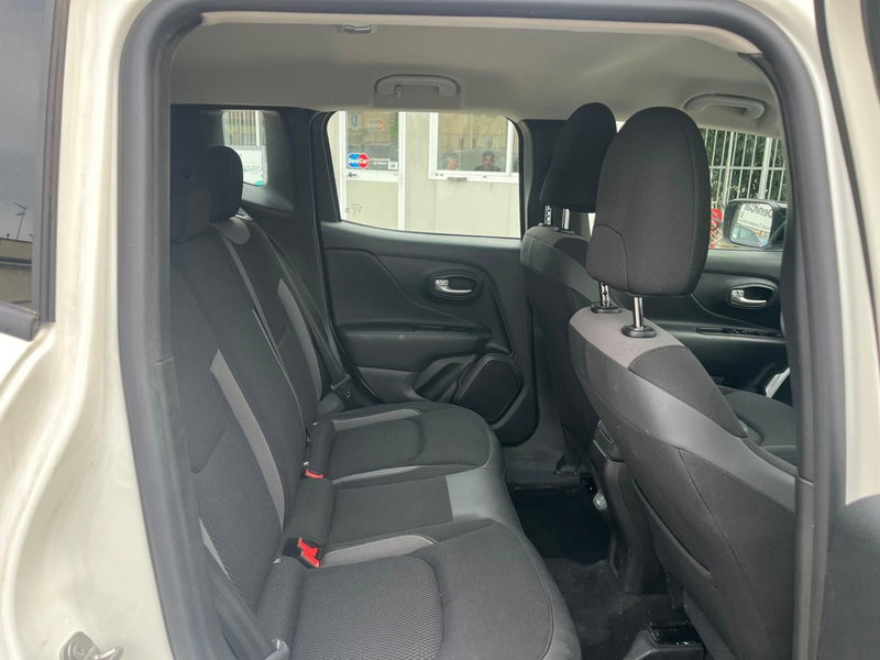 Jeep Renegade usata a Milano (15)