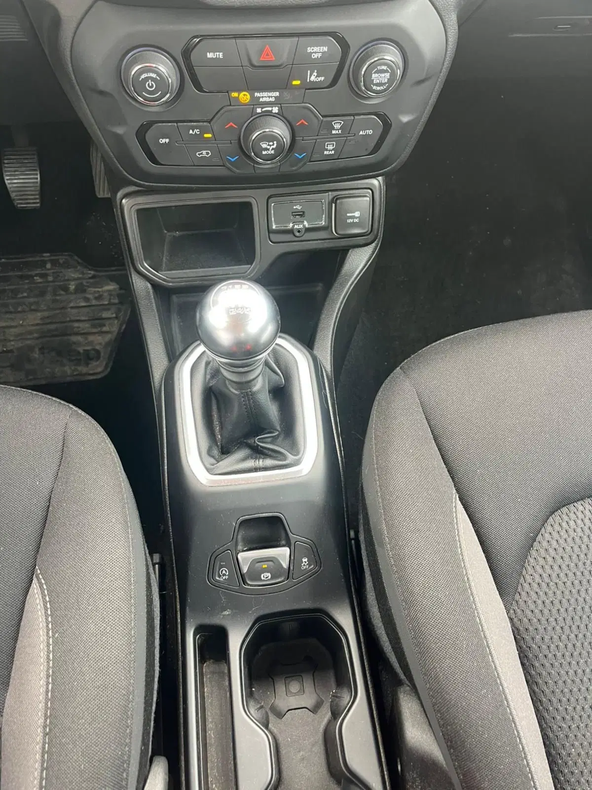 Jeep Renegade usata a Milano (18)