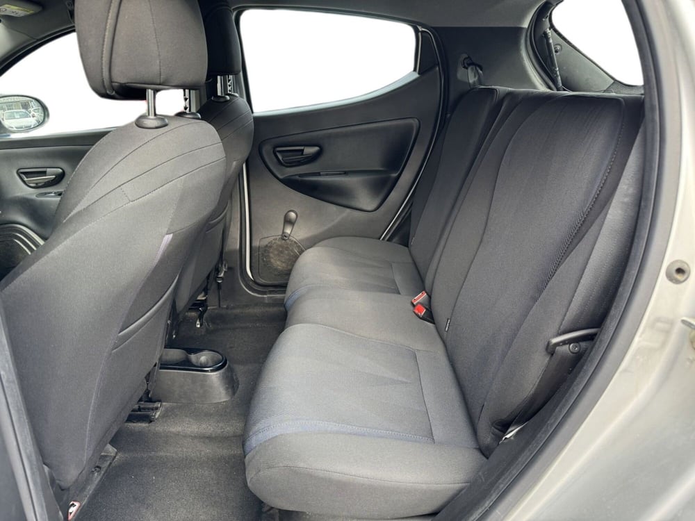 Lancia Ypsilon usata a Pistoia (10)