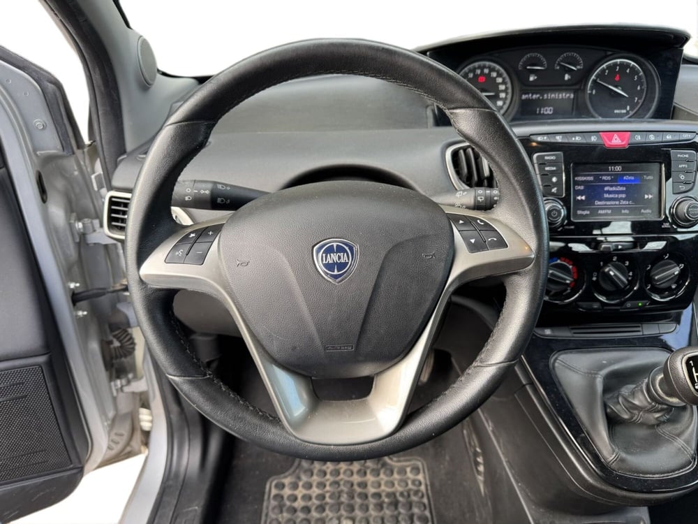 Lancia Ypsilon usata a Pistoia (14)