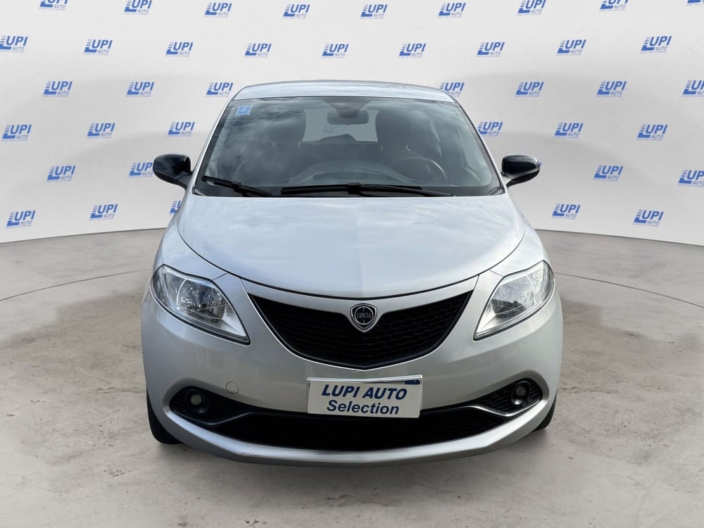 Lancia Ypsilon usata a Pistoia (2)