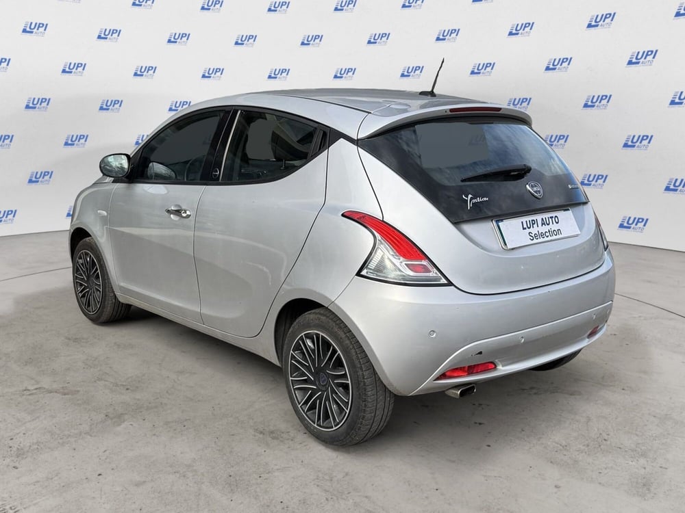 Lancia Ypsilon usata a Pistoia (6)