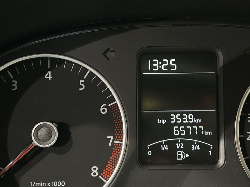 Volkswagen Polo usata a Milano (9)
