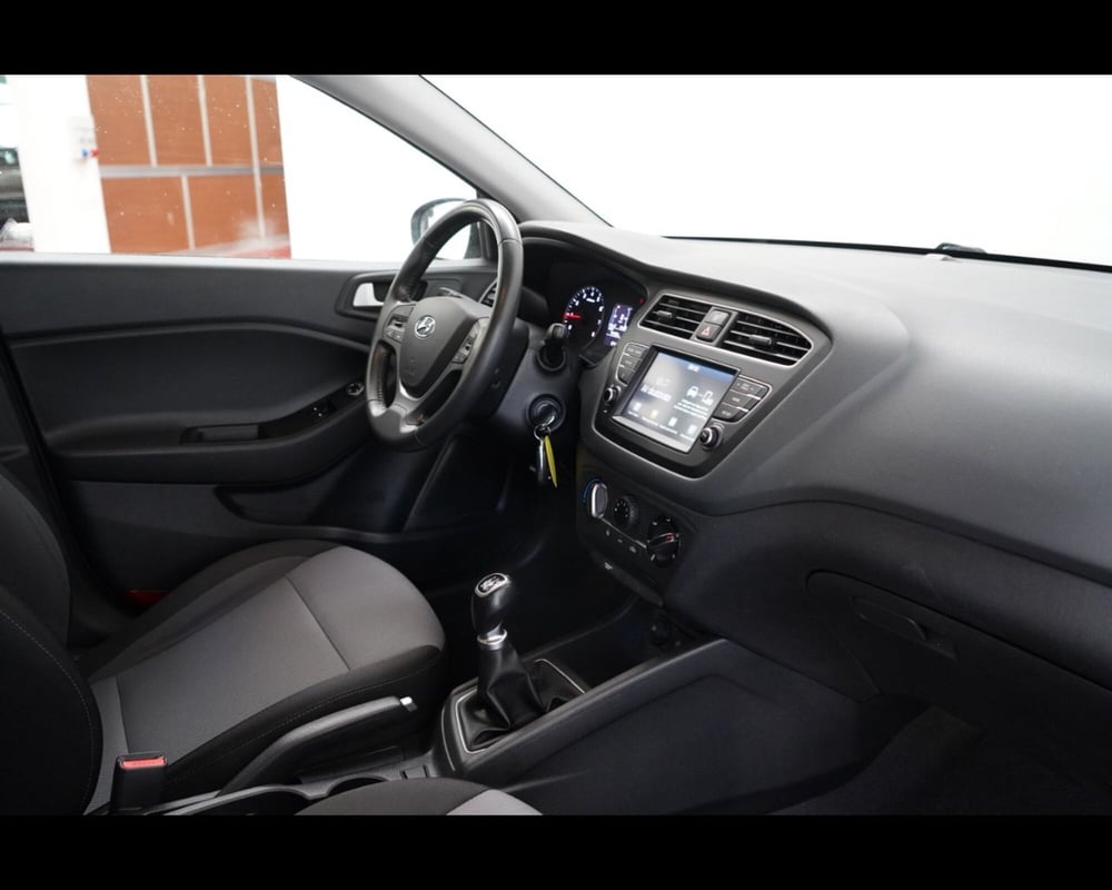 Hyundai i20 usata a Venezia (13)