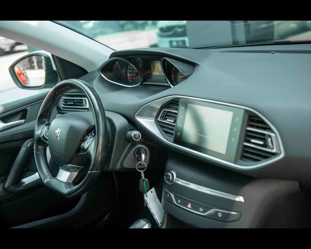 Peugeot 308 SW usata a Venezia (13)
