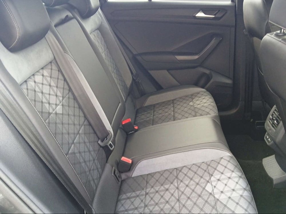 Volkswagen T-Roc usata a Livorno (11)